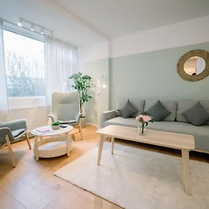 Urban Nest By The Station Apartment Bucharest